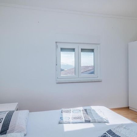 Nice Apartment In Stara Baska 1 With Wifi Exterior foto