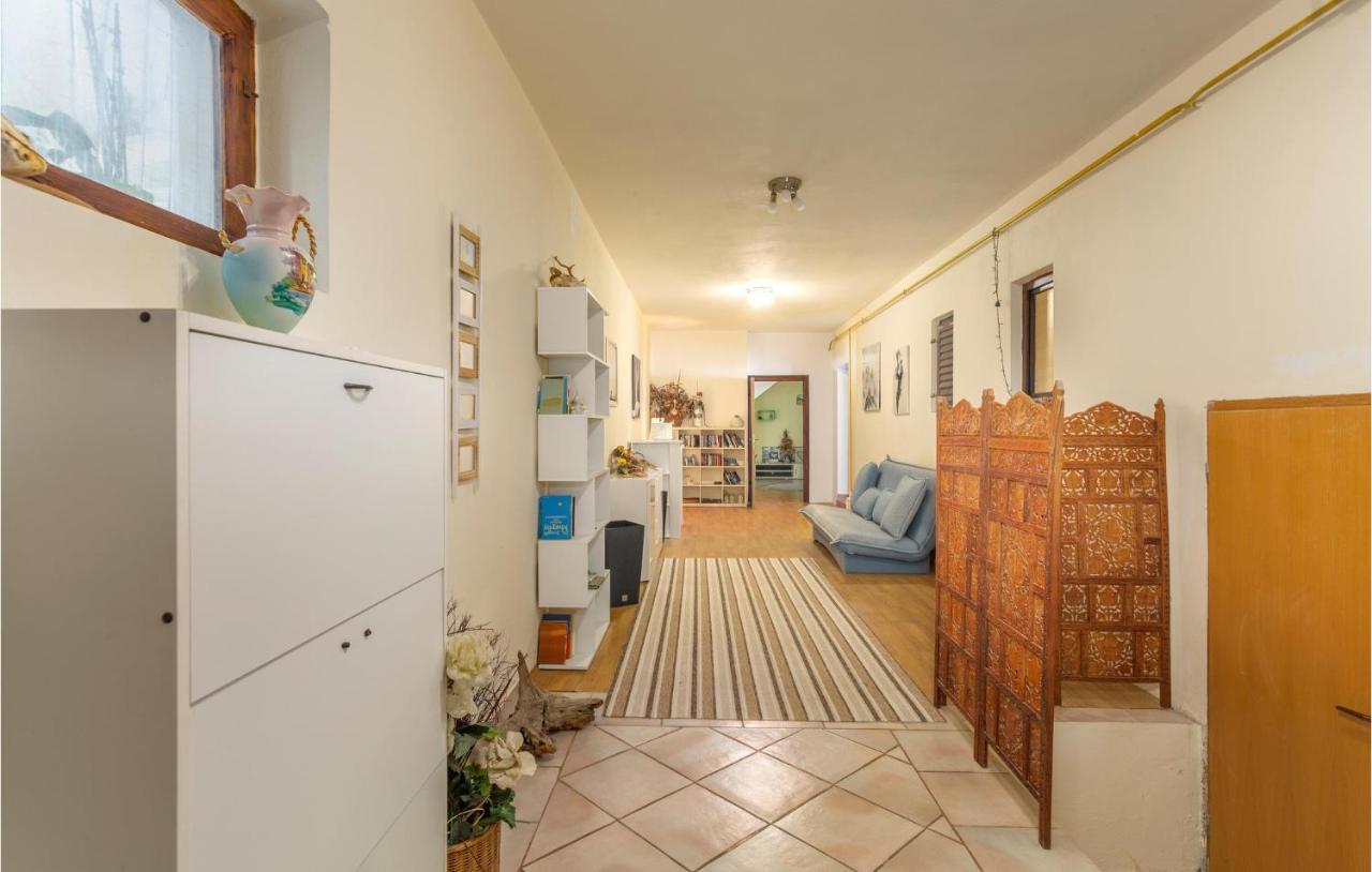 Nice Apartment In Stara Baska 1 With Wifi Exterior foto