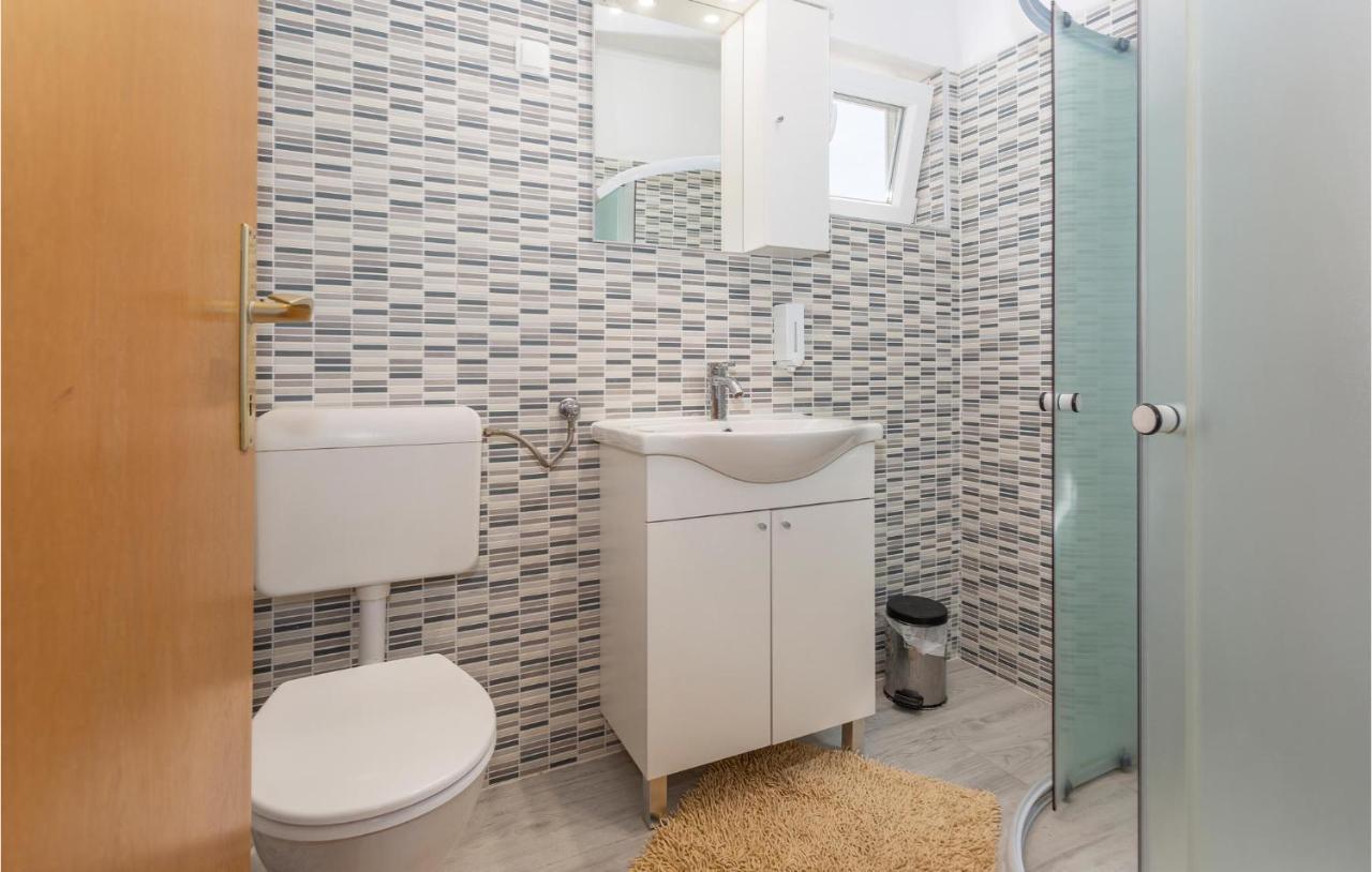 Nice Apartment In Stara Baska 1 With Wifi Exterior foto