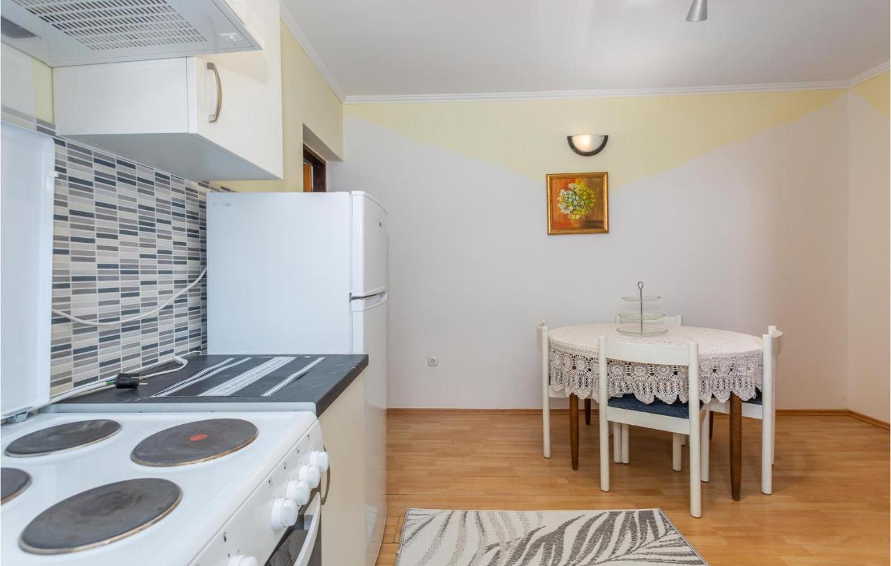 Nice Apartment In Stara Baska 1 With Wifi Exterior foto